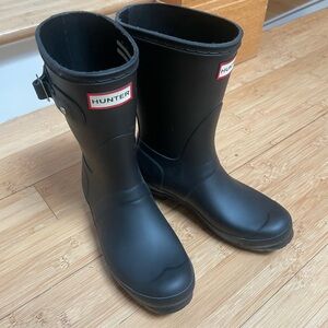 Hunter rainboots mid calf